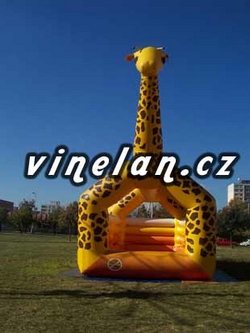 Nafukovací hrad k pronájmu – Vinelan